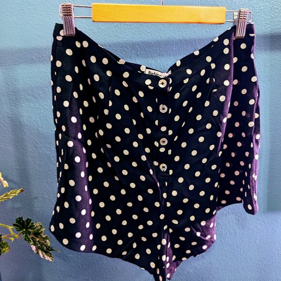 Reformation Devon Button Front Black Shorts in Betty Polka Dot Print | New - Picture 4 of 5